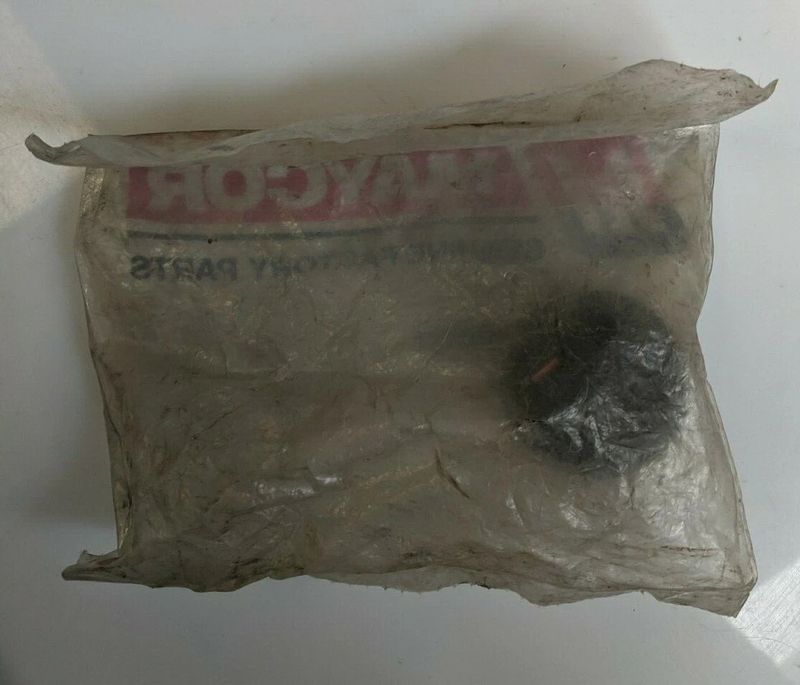 705137 NEW GENUINE OEM MAYTAG RANGE KNOB IN ORIGINAL PACKAGING - NLA