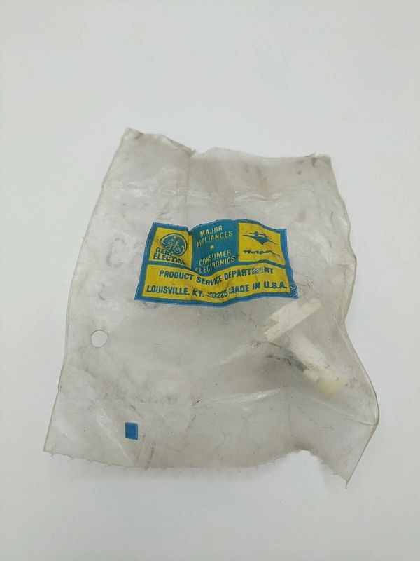 WR2X6263 - OEM GE REFRIGERATOR SHELLF SUPPORT IN ORIGINAL PACKAGING - NLA