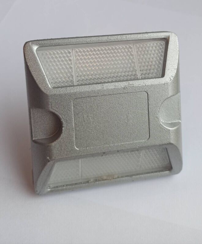 MARCADOR REFLECTOR EM ALUMINIO COM ESPIGÃO DUAS FACES BRANCO