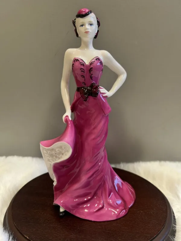 Ladies of Fashion Sophisticated Lady Coalport Figurine