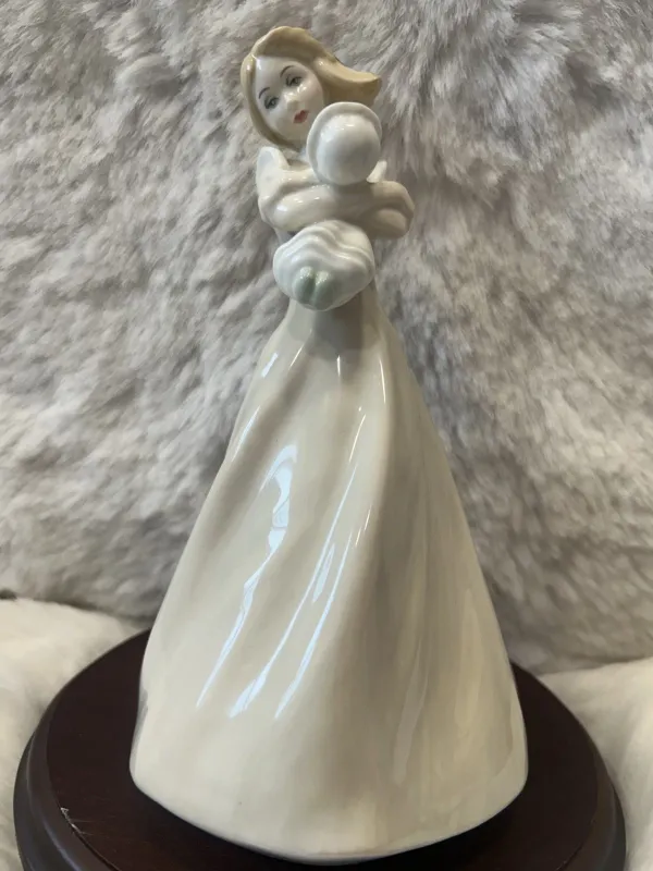 Royal Doulton Miniature Pretty Ladies Figurines Dreaming