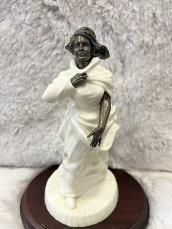 Royal Doulton - Minton Sea Breezes Figurine