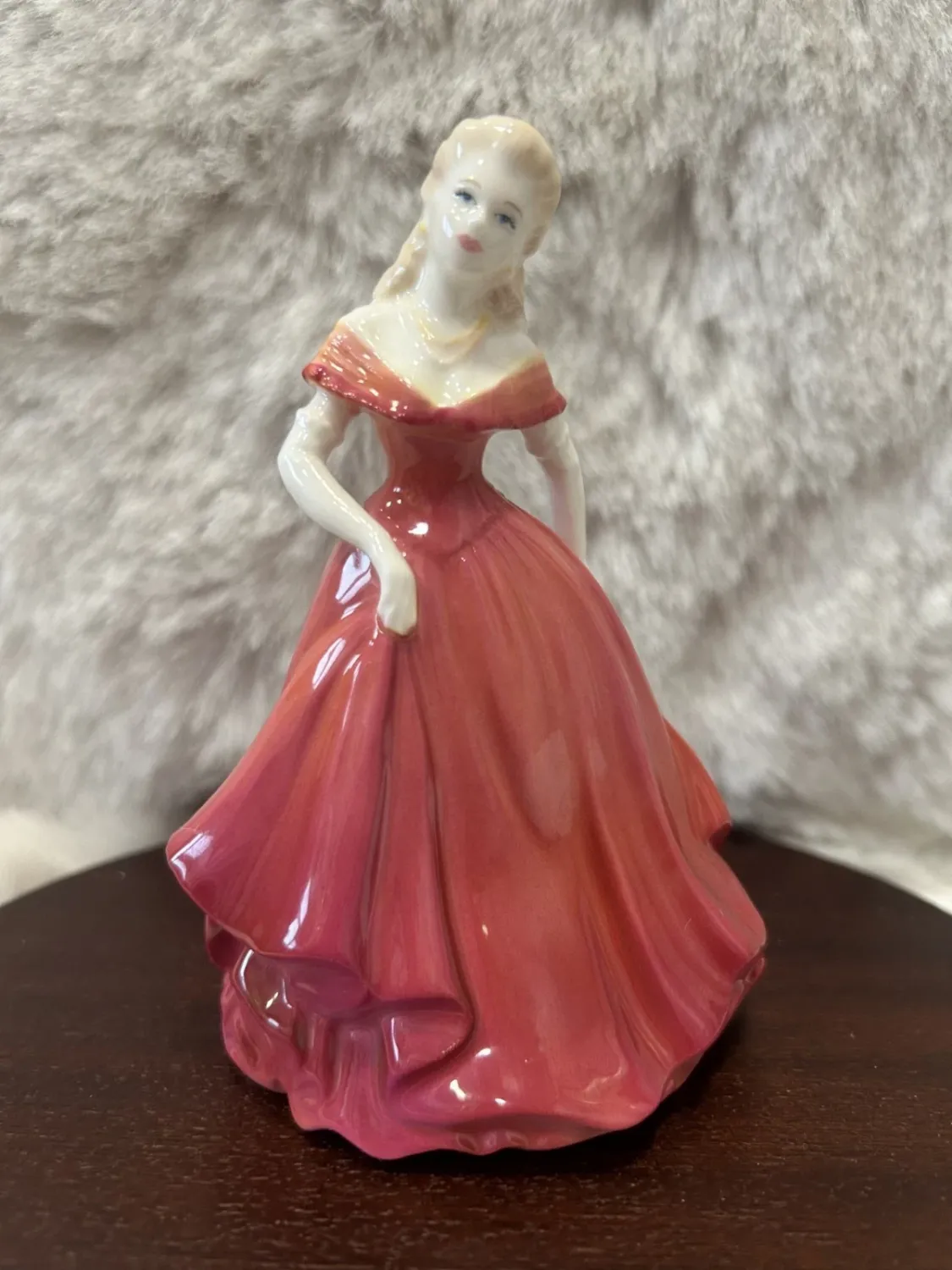 Coalport Fine Bone China Debutante Figurine Amy