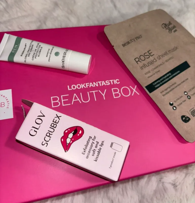 6 Piece Beauty Box Multipurpose Makeup, Day/night crème, Eyelashes, Face Mask+