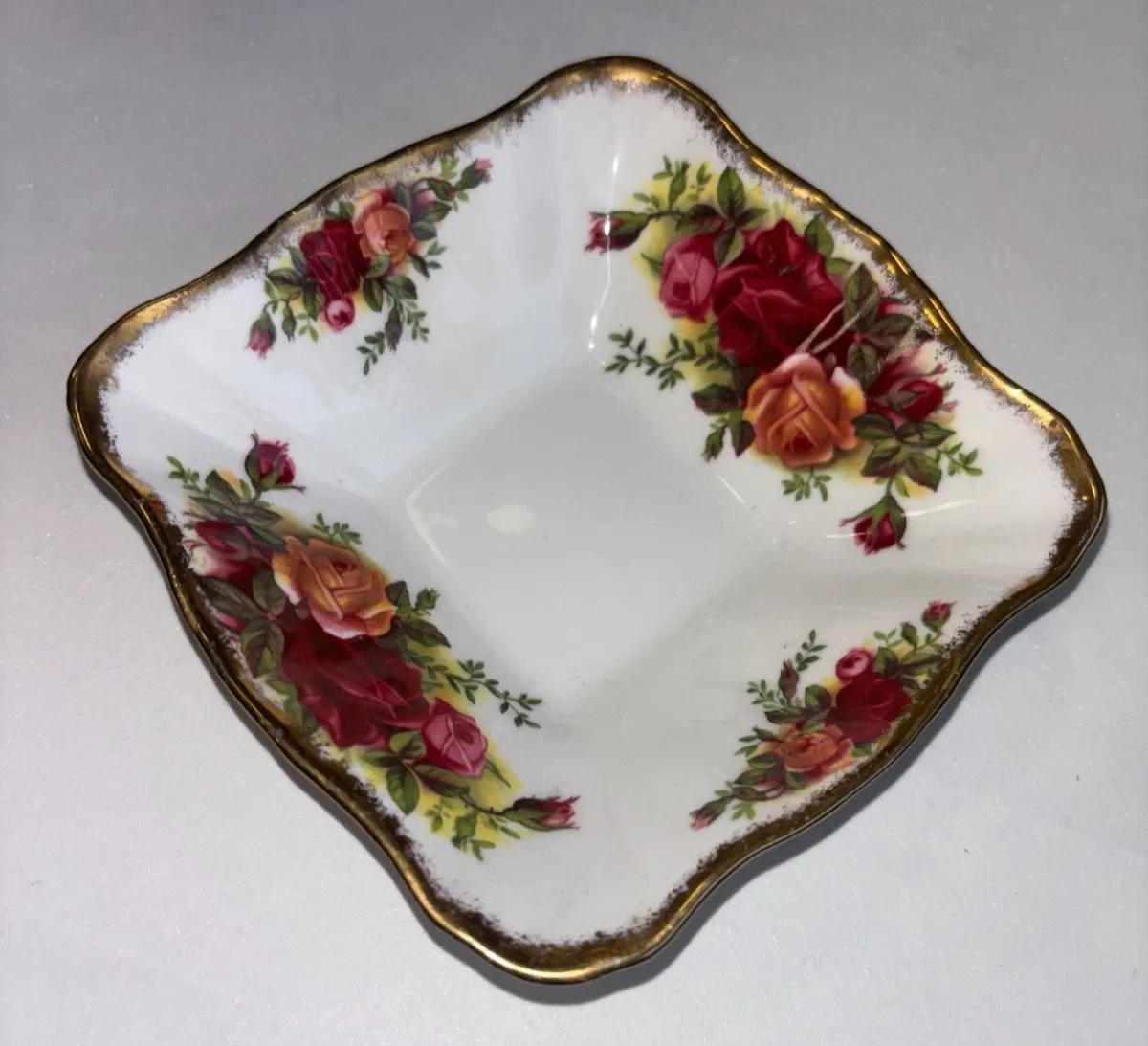 Royal Albert Old country roses vintage Antique decorative Dish