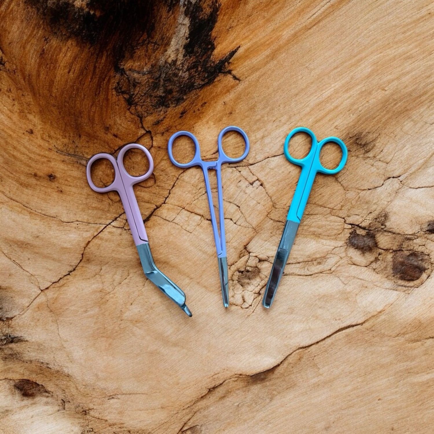 Set gekleurde kleuren scharen ✂️