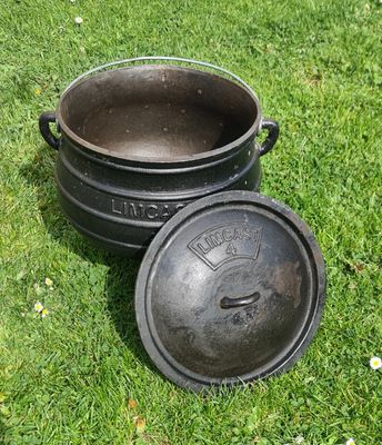 LimCast Cast Iron Potjie Pot No.4 (COLLECTION ONLY)