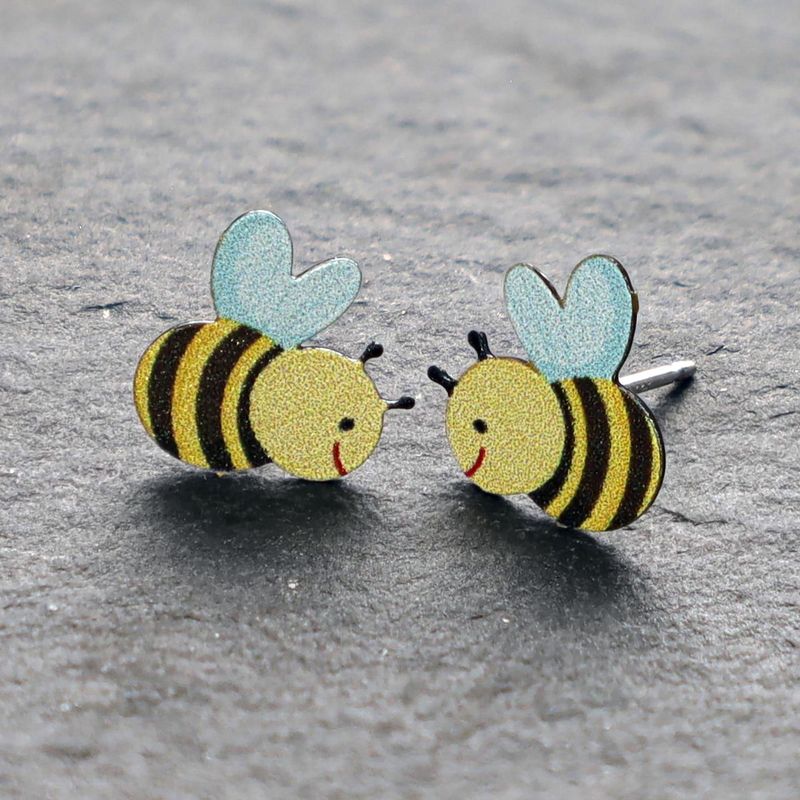 Cute Bee Posts