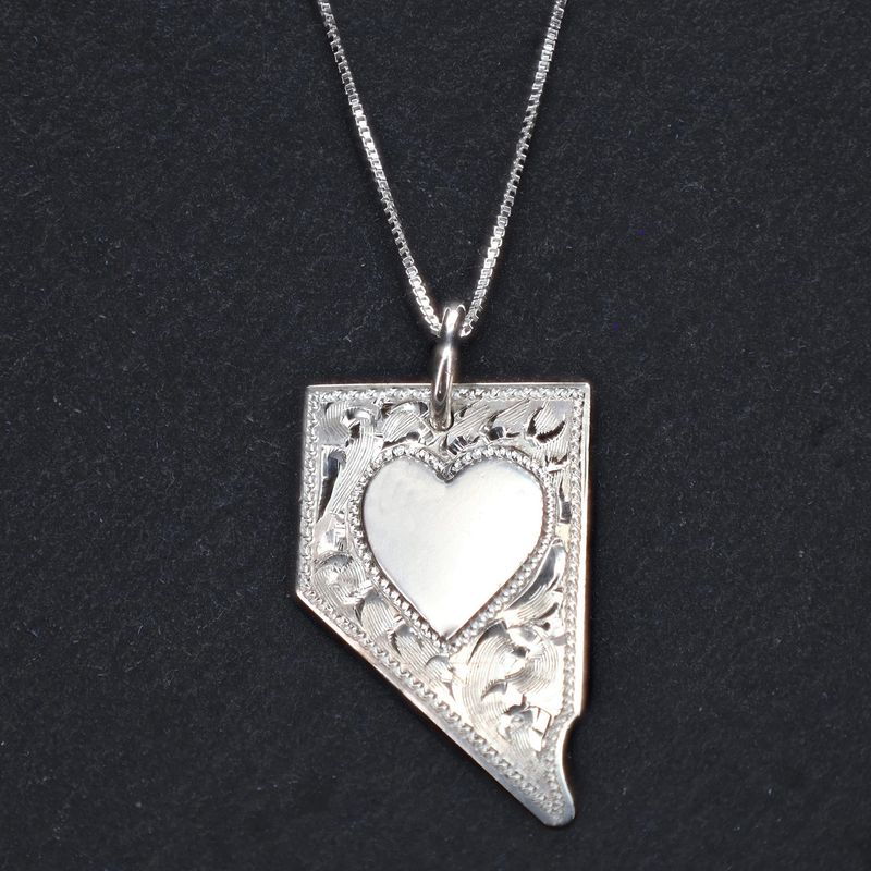 Tooled NV Pendant w/ Heart on 18&quot; Silver Box Chain
