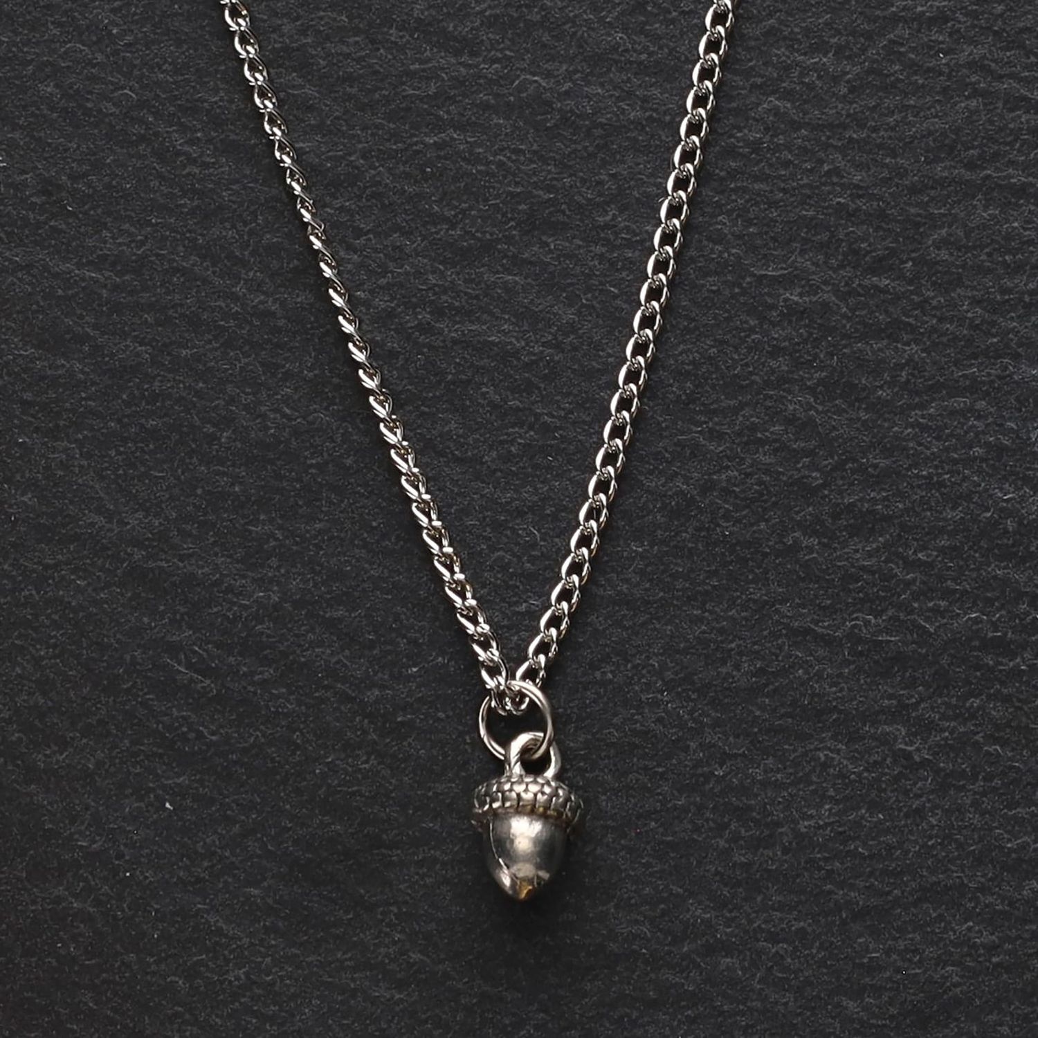 Acorn Pendant w/ 18&quot; Chain