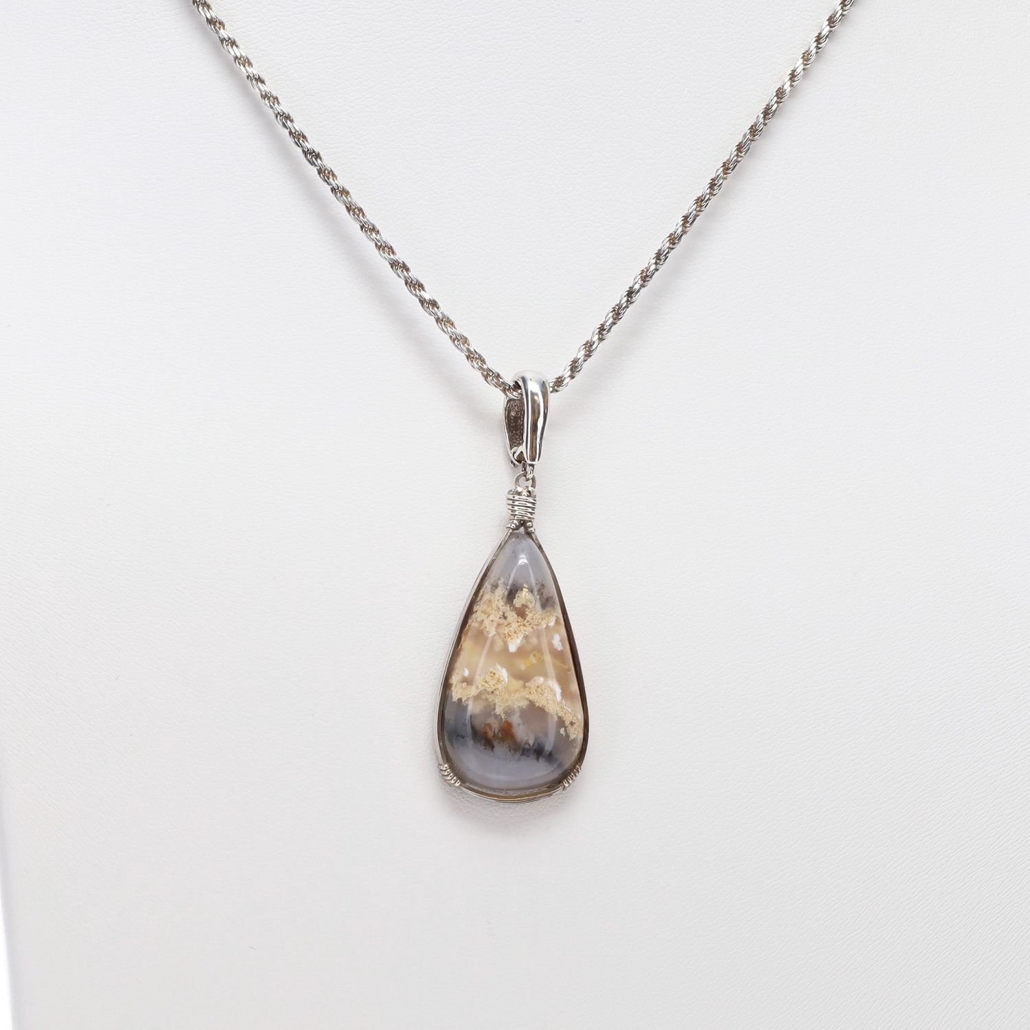 Plume Agate Pendant | 18" Rope Chain
