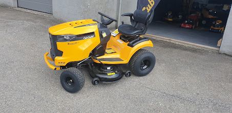 Tracteur à gazon CubCadet Eléctrique