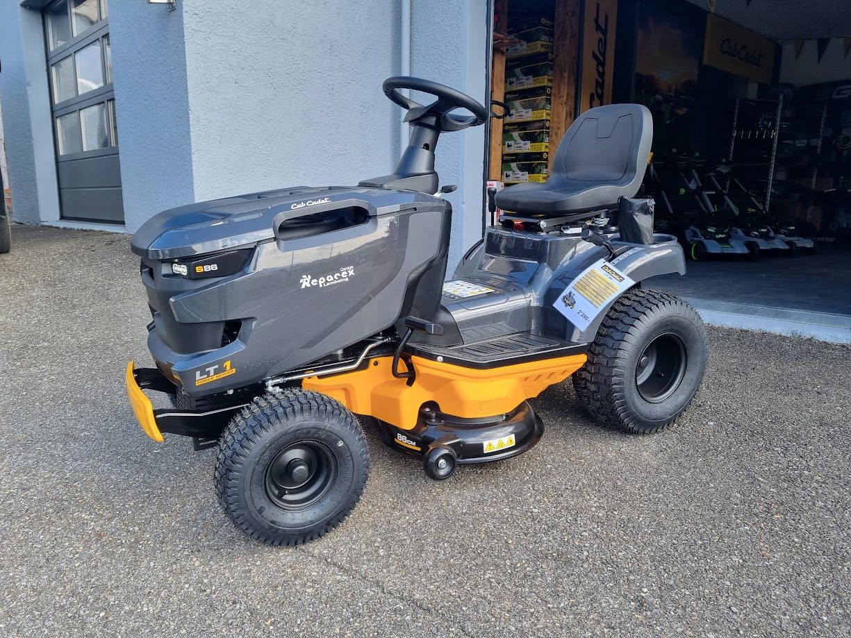 Tracteur à gazon CubCadet LT1 S86