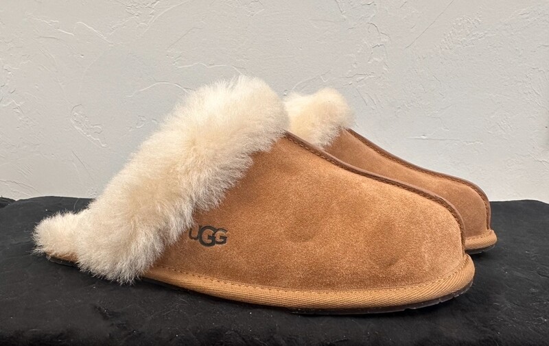 UGG Women&#39;s Scuffette Li Slipper