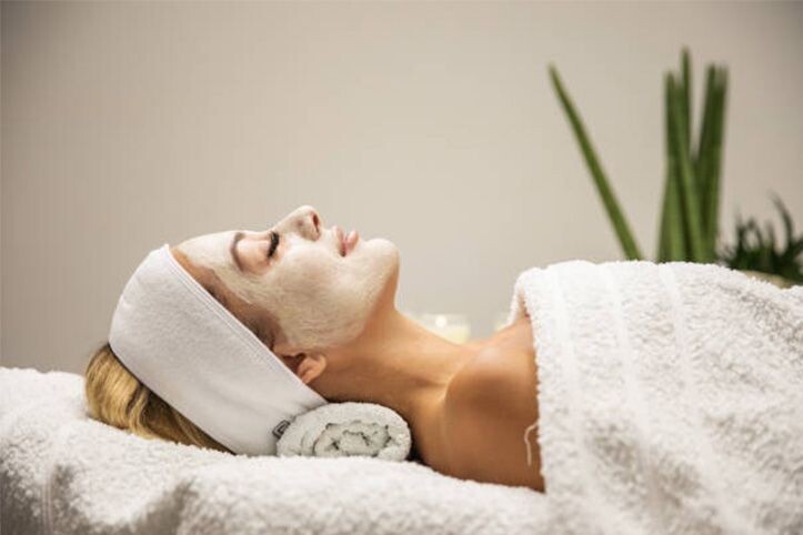 Relaxing Organic Facial