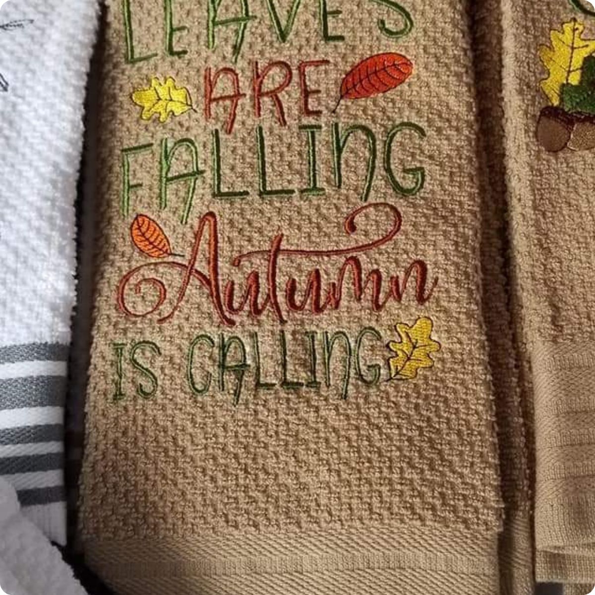 Leaves are falling Towel