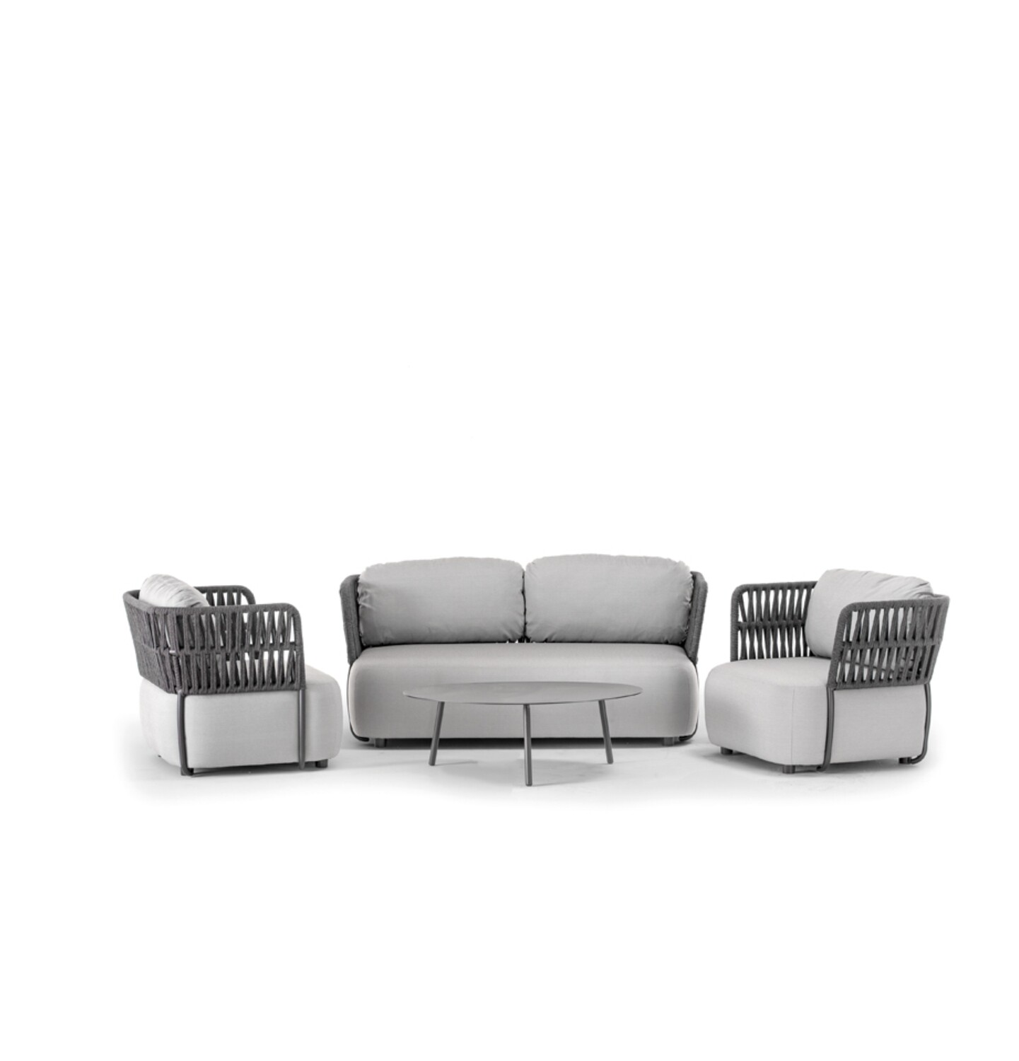 Set da esterno Grattoni SOFT con divano, due poltrone e tavolino su sfondo bianco