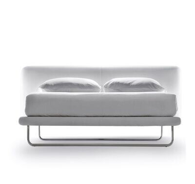 Letto matrimoniale Noctis DOXY in vista frontale con piede slitta
