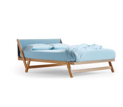 Letto matrimoniale Noctis TOLO' in legno naturale con testata tessile blu