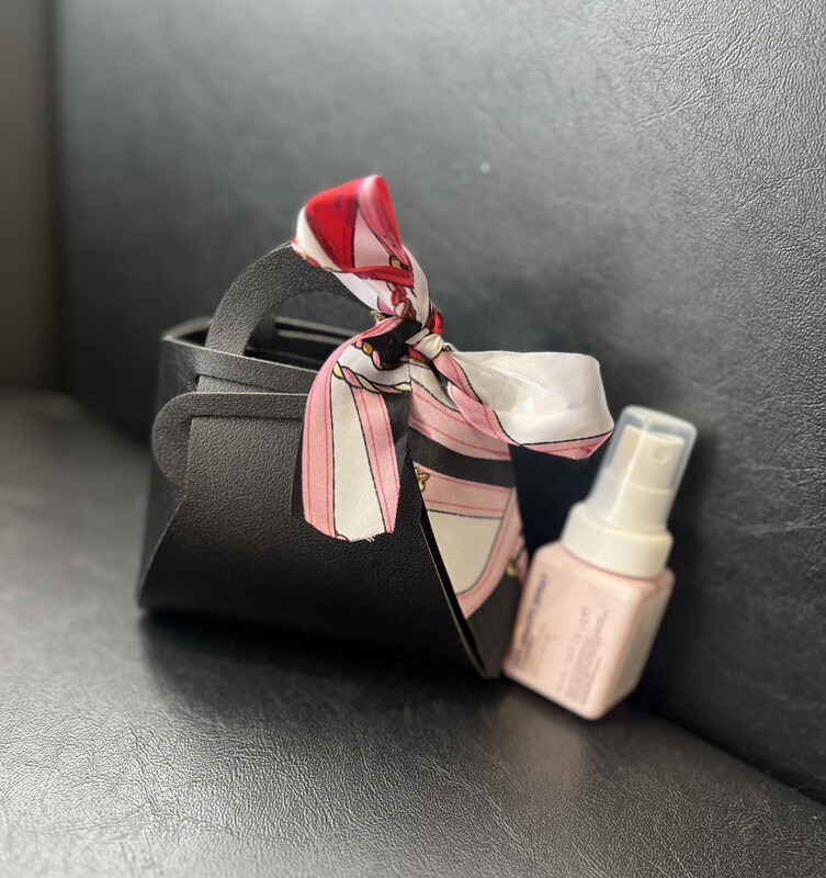 Mini Handbag with A Mini Antigravity Spray Inside