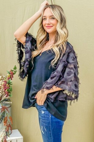 Feather Detailed 3/4 Sleeve Slub Top, Colour: Black, Size: Small