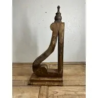 Farmhouse-Corbel