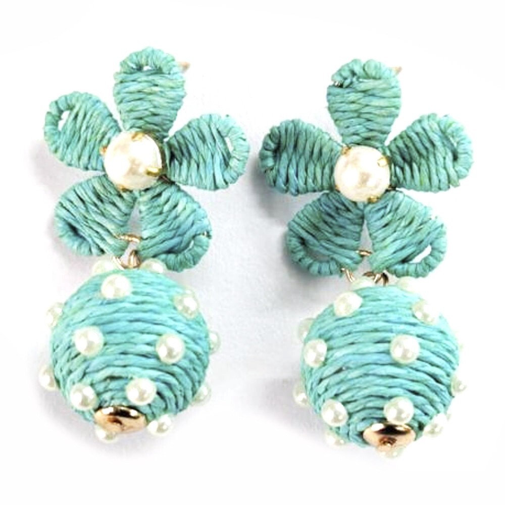 RAFFIA FLOWER BALL PEARL DANGLE EARRING, Colour: Mint