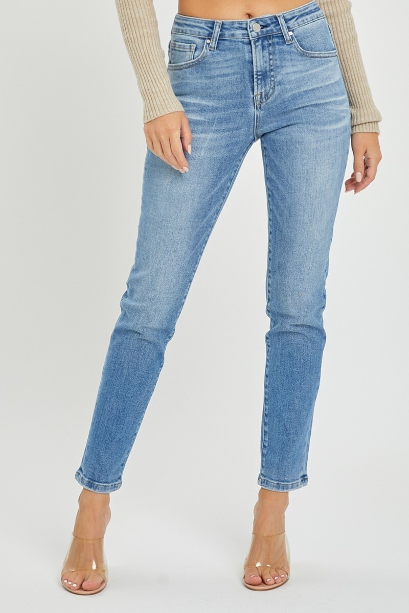 MID RISE RELAXED SKINNY JEANS