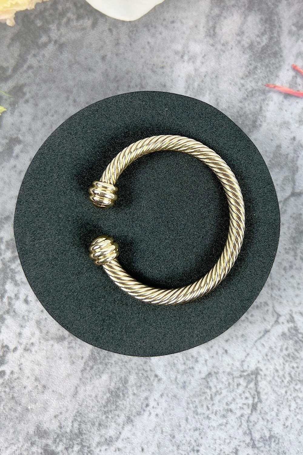 GOLD TWISTED CABLE WIRE OPEN BANGLE CUFF BRACELET, Colour: Gold