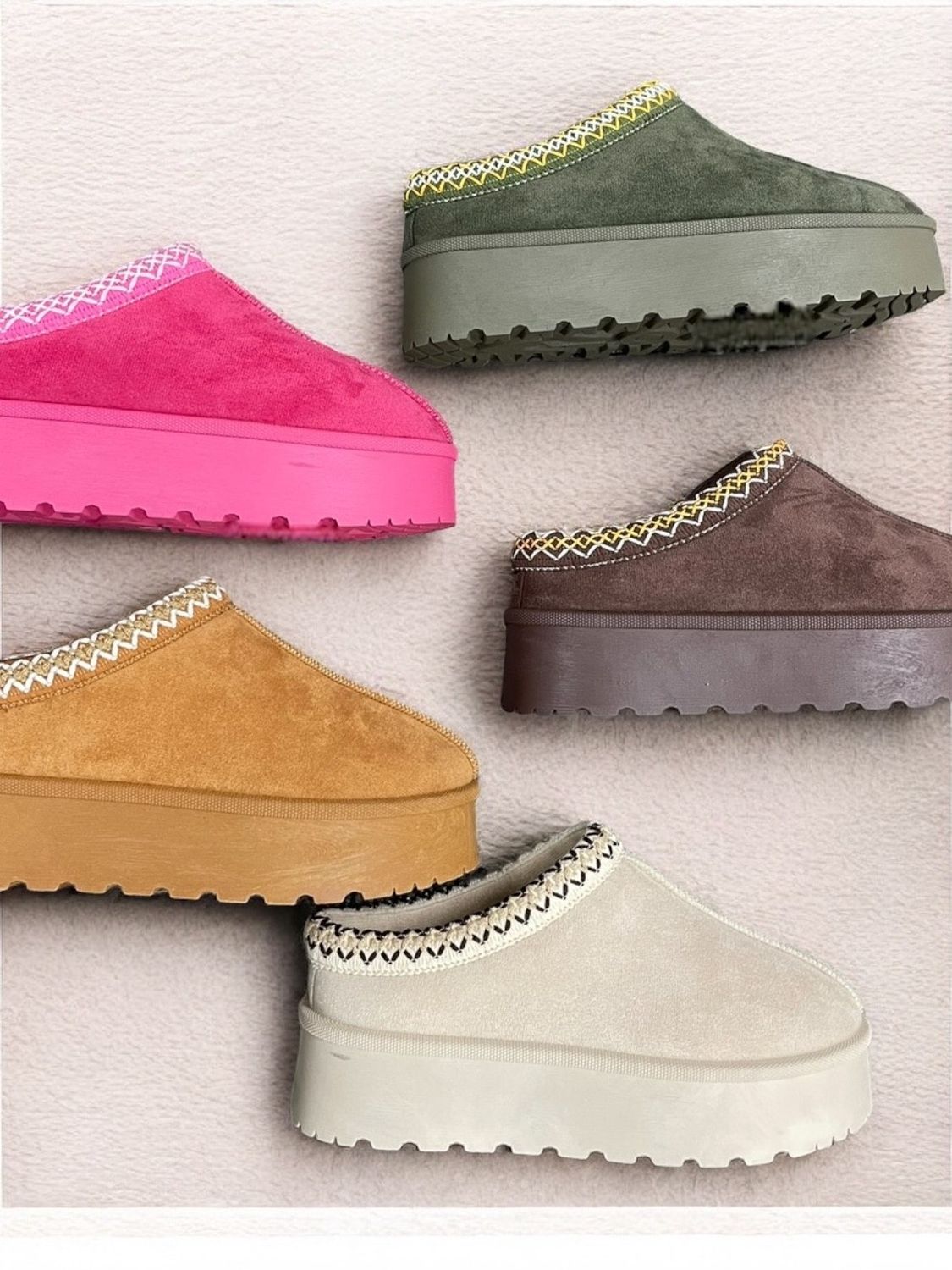 UGG COLOR SLIPPERS