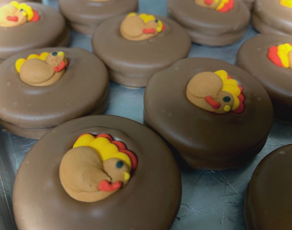 Thanksgiving Theme Miniatures Oreo w/ Milk Chocolate 3 Pk