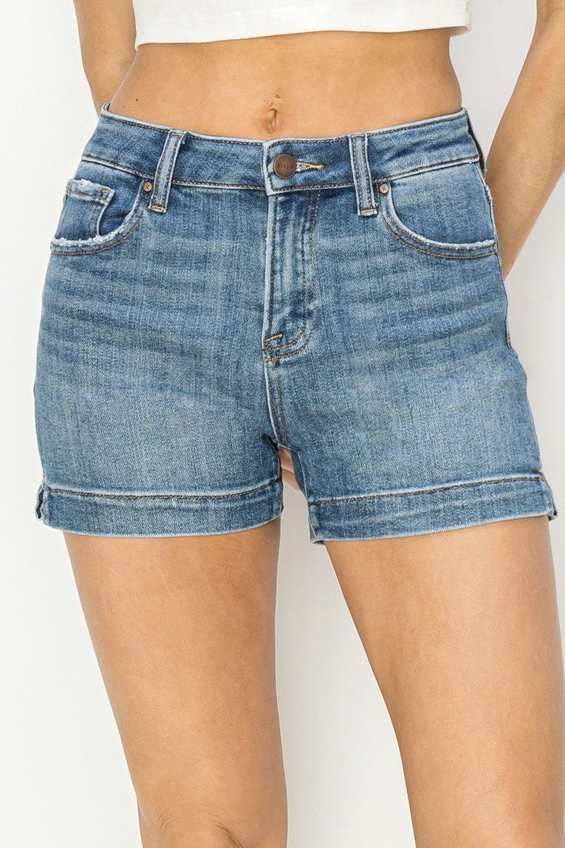 HIGH RISE SIDE SLIT BASIC SHORTS