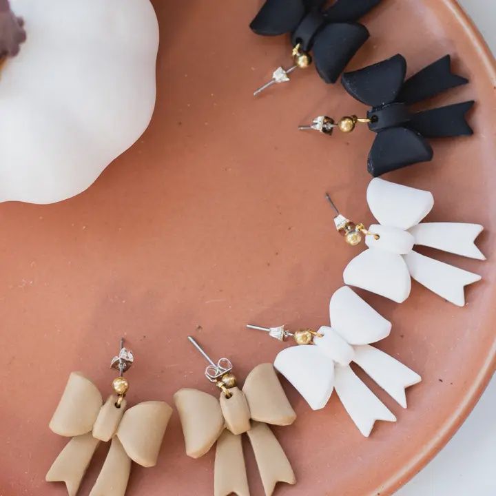 Neutral Bow Dangles