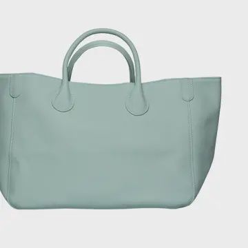 Medium Classic Tote