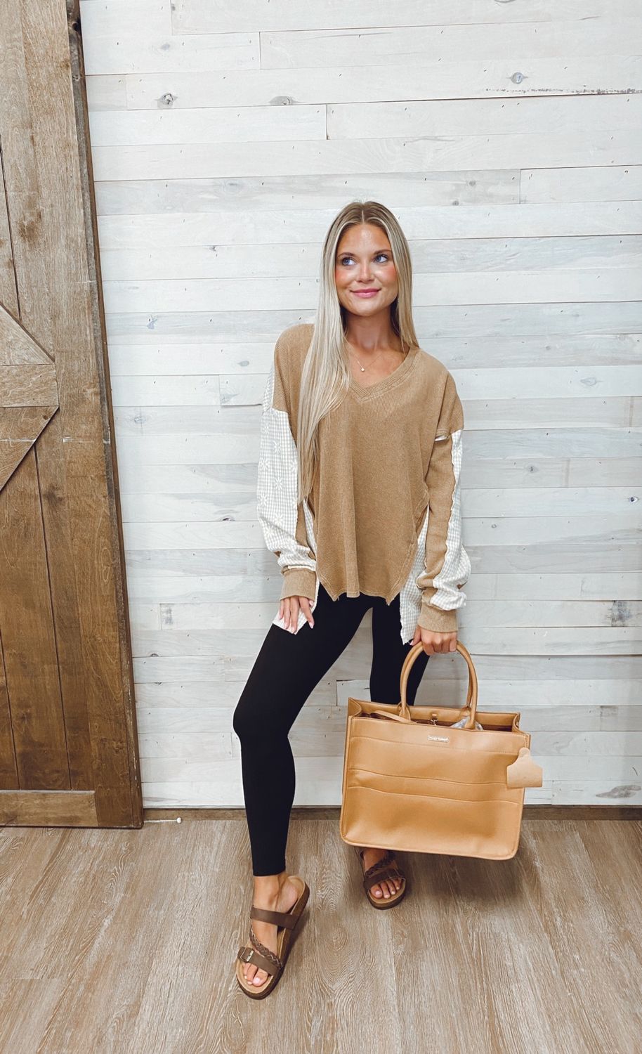 DAISY PRINT V NECK KNIT TOP