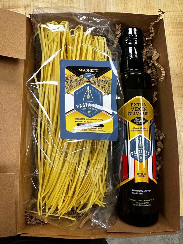 Spaghetti and Olive Oil Pasta Gift Box