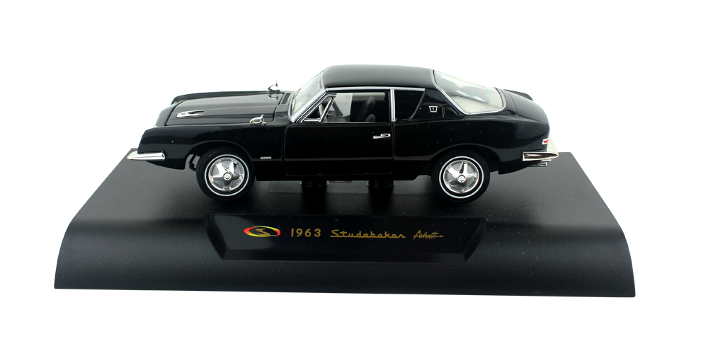 1:32 BLACK AVANTI