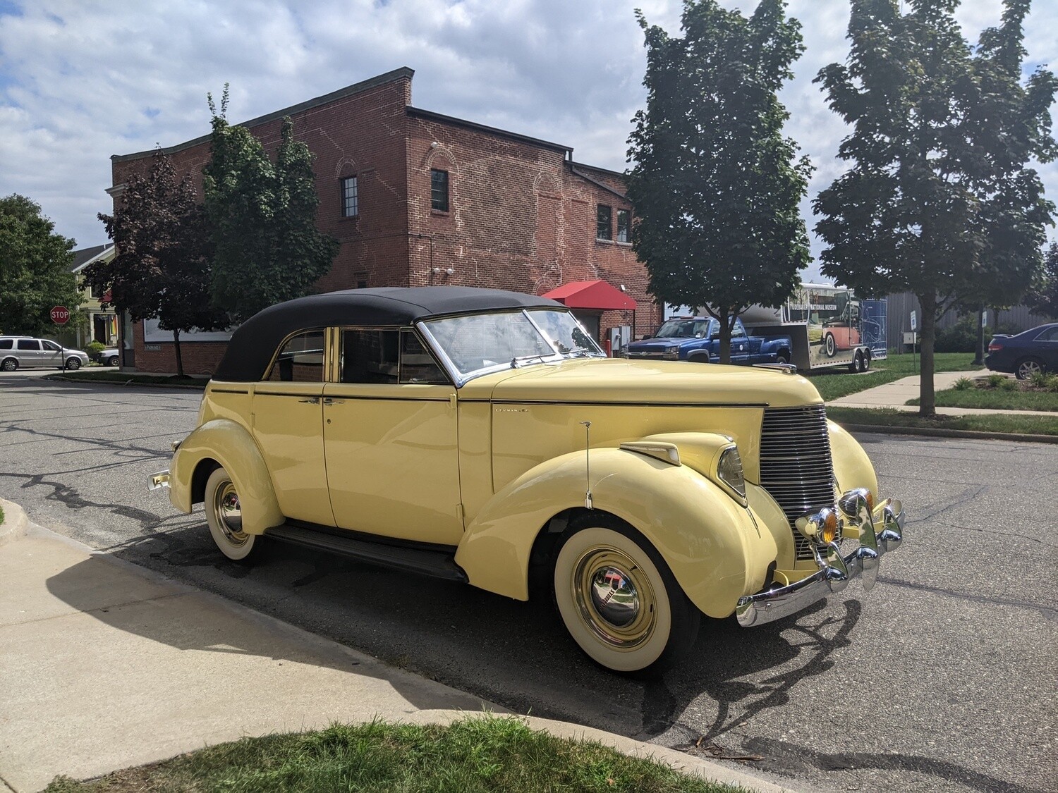 1938 Sudebaker State Commander Convertible Sedan