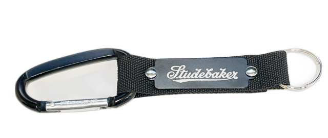 BLACK CARABINER KEYCHAIN