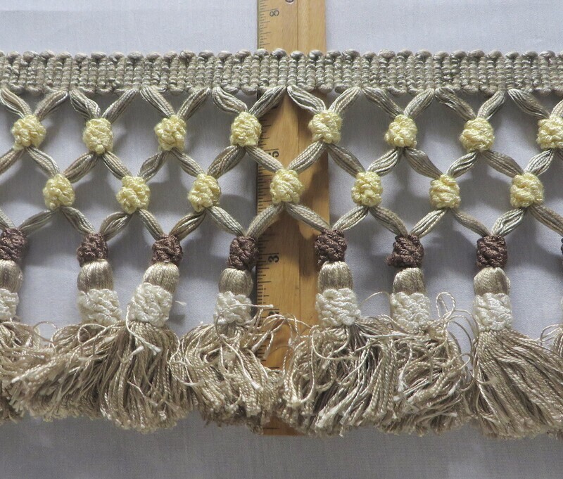 4.625 yds Fancy X-long Hand-knotted Green with Ivory Tassel Fringe