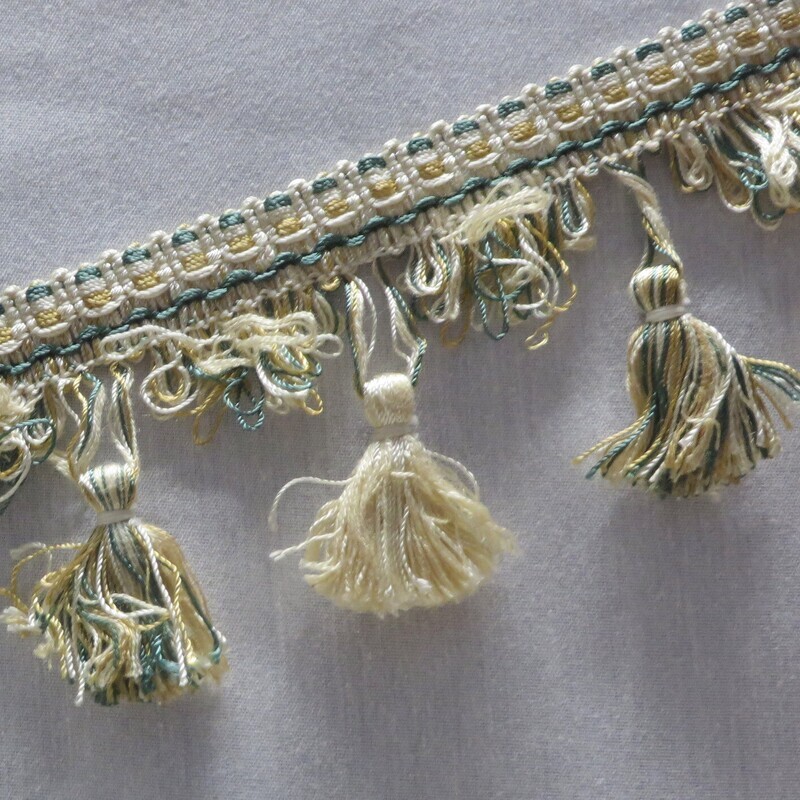 6 yds Best Buy Beige &amp; Blue Scallop Tassel Fringe with Decorative top