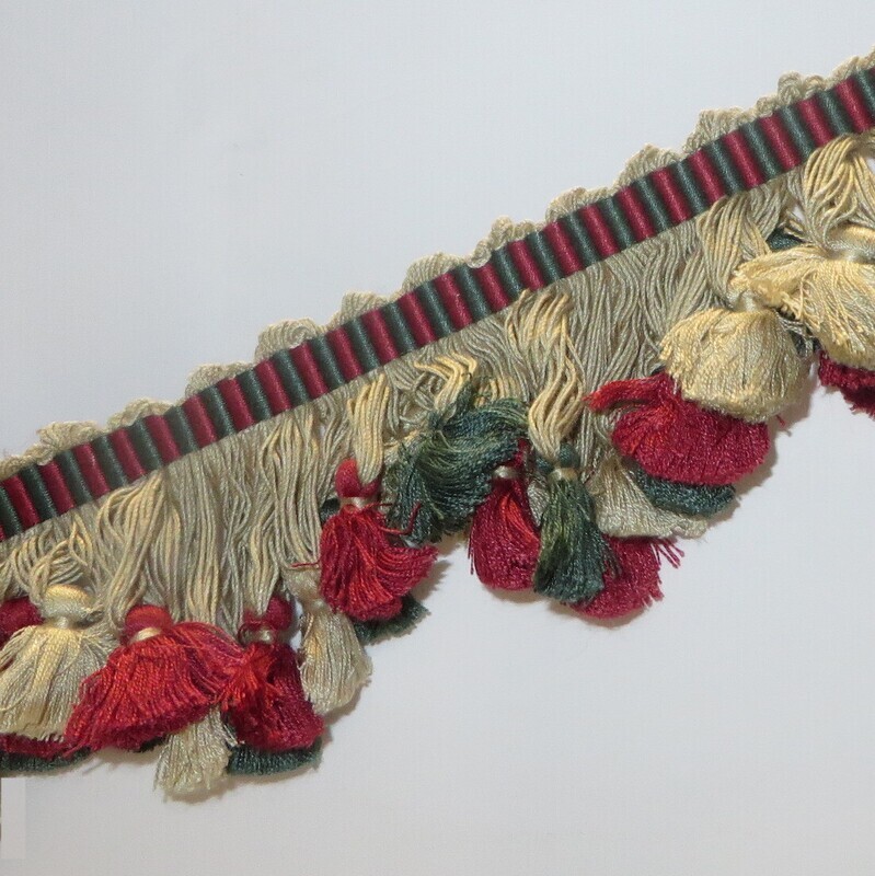 15 yds Scalamandré New Vintage Scalloped Green Berry Beige Tassel Fringe