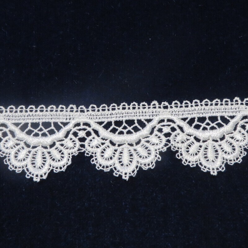 10 yds  Exquisite Scalloped White Lace Edging for Decor, Fashion, Crafts