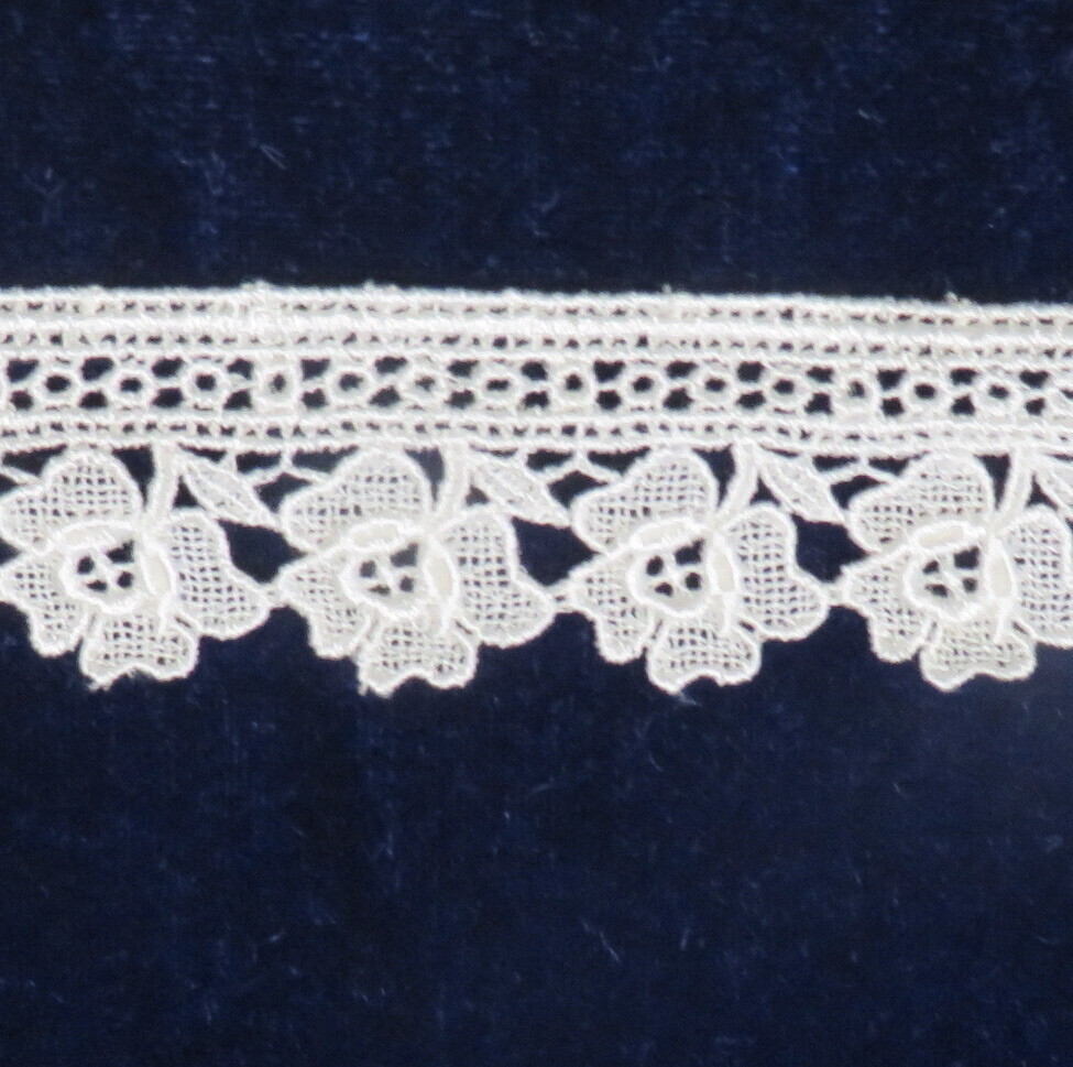 10 yards Pretty White Floral Roses Multi-Purpose Lace Edging Trim