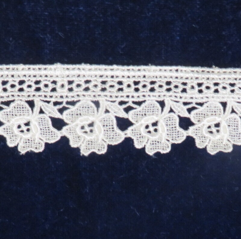 10 yards Pretty White Floral Roses Multi-Purpose Lace Edging Trim