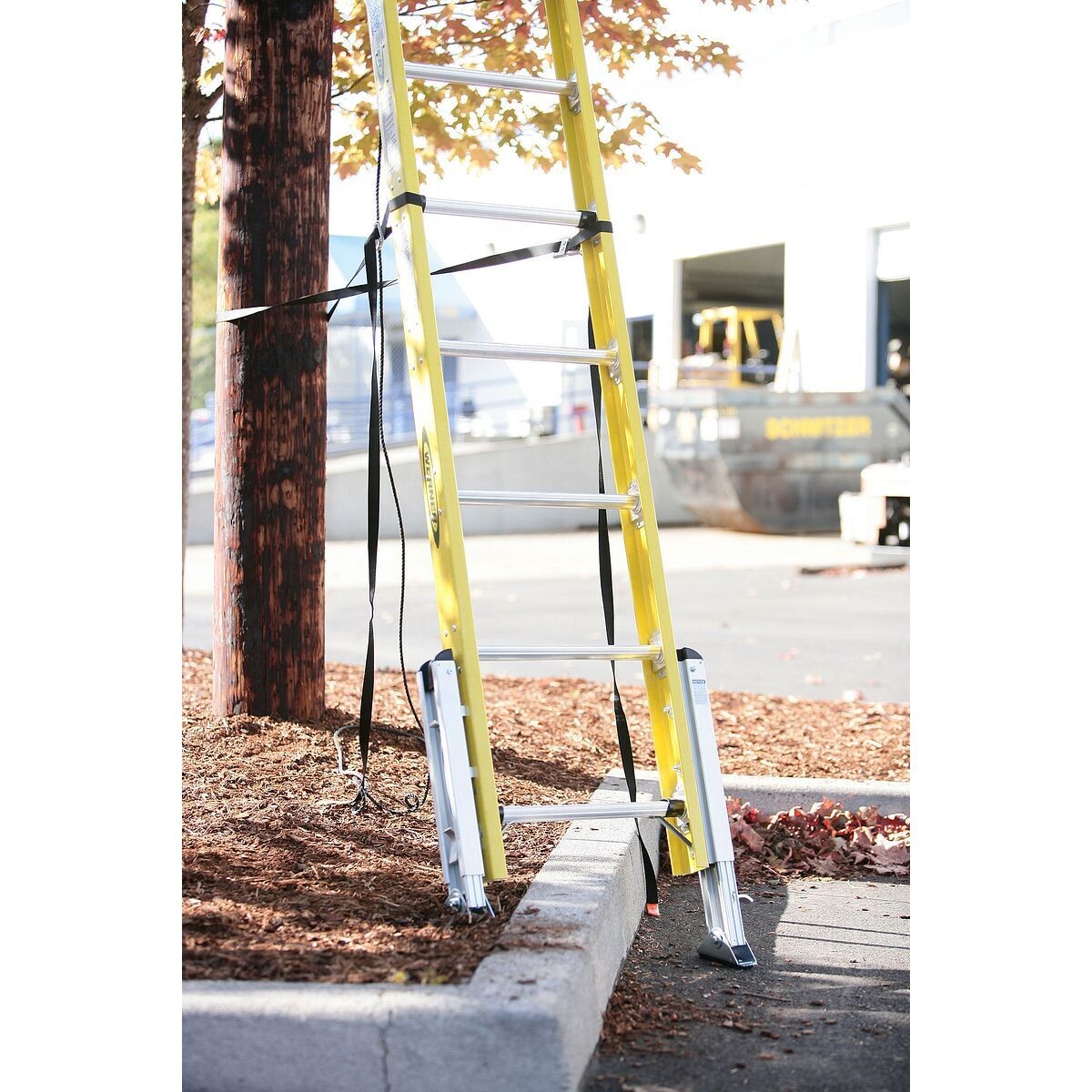 24' WERNER FIBERGLASS EXTENSION LADDER WITH INTEGRATED LEVELING, 375LBS, IAA - D7124-2LV
