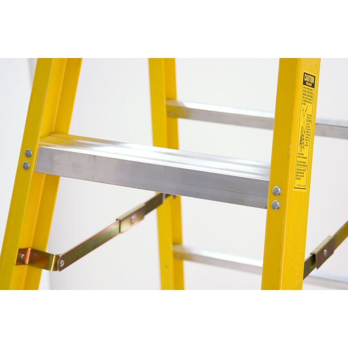6' WERNER FIBERGLASS STEPLADDER, 300LBS, IA -   6106