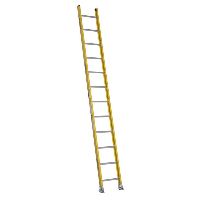 12' WERNER FIBERGLASS ROUND RUNG STRAIGHT LADDER, 375LBS, IAA - 7112-1