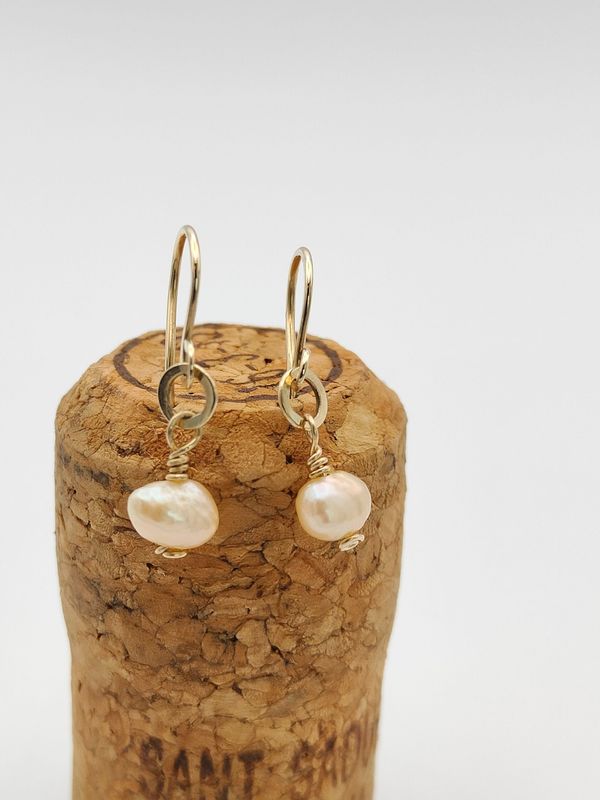 Sweet River Pearl Circle Earrings