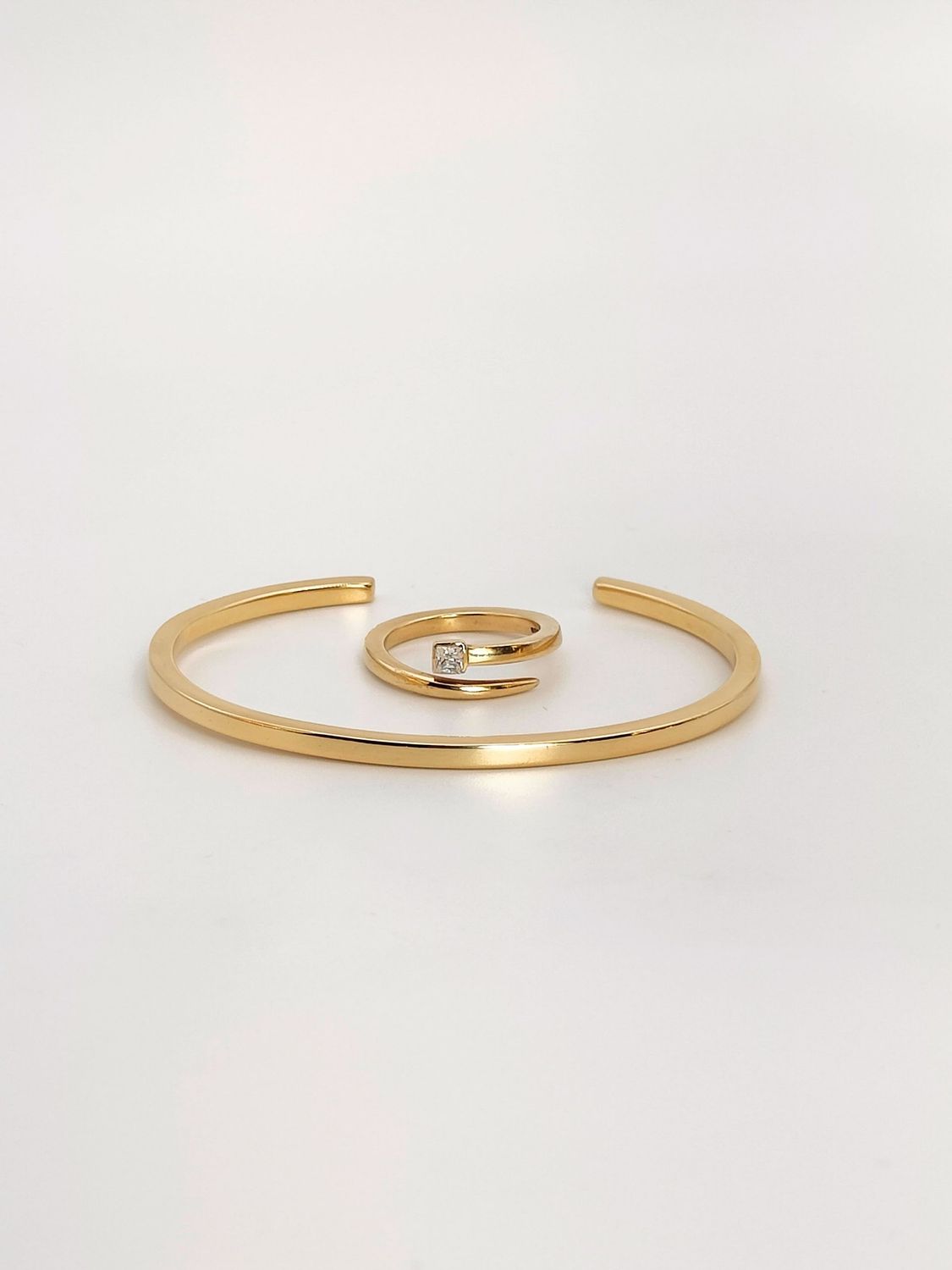 Simplicity: Gold Bangle Simplicity: Gold Bangle